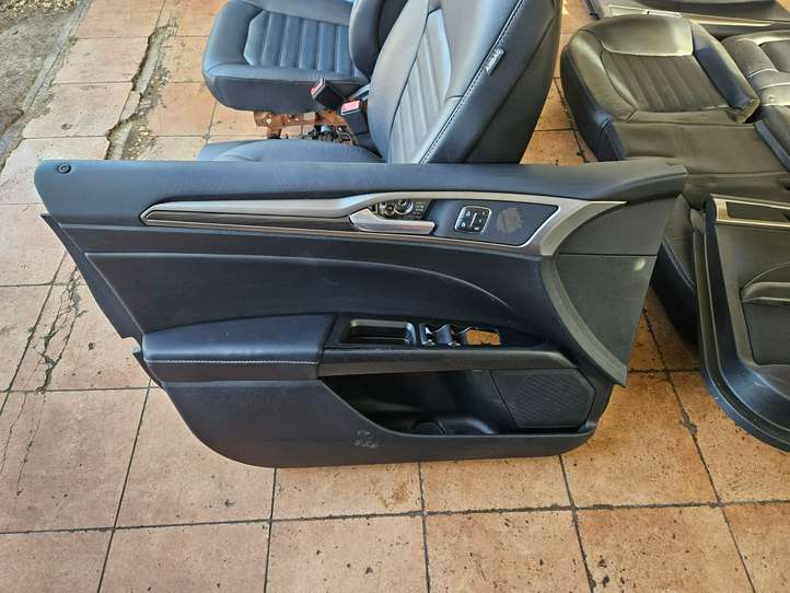 Ford Fusion II (2013 - )   Комплект отделки дверей