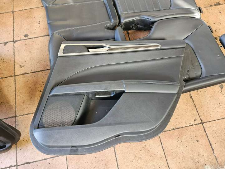 Ford Fusion II (2013 - )   Комплект отделки дверей