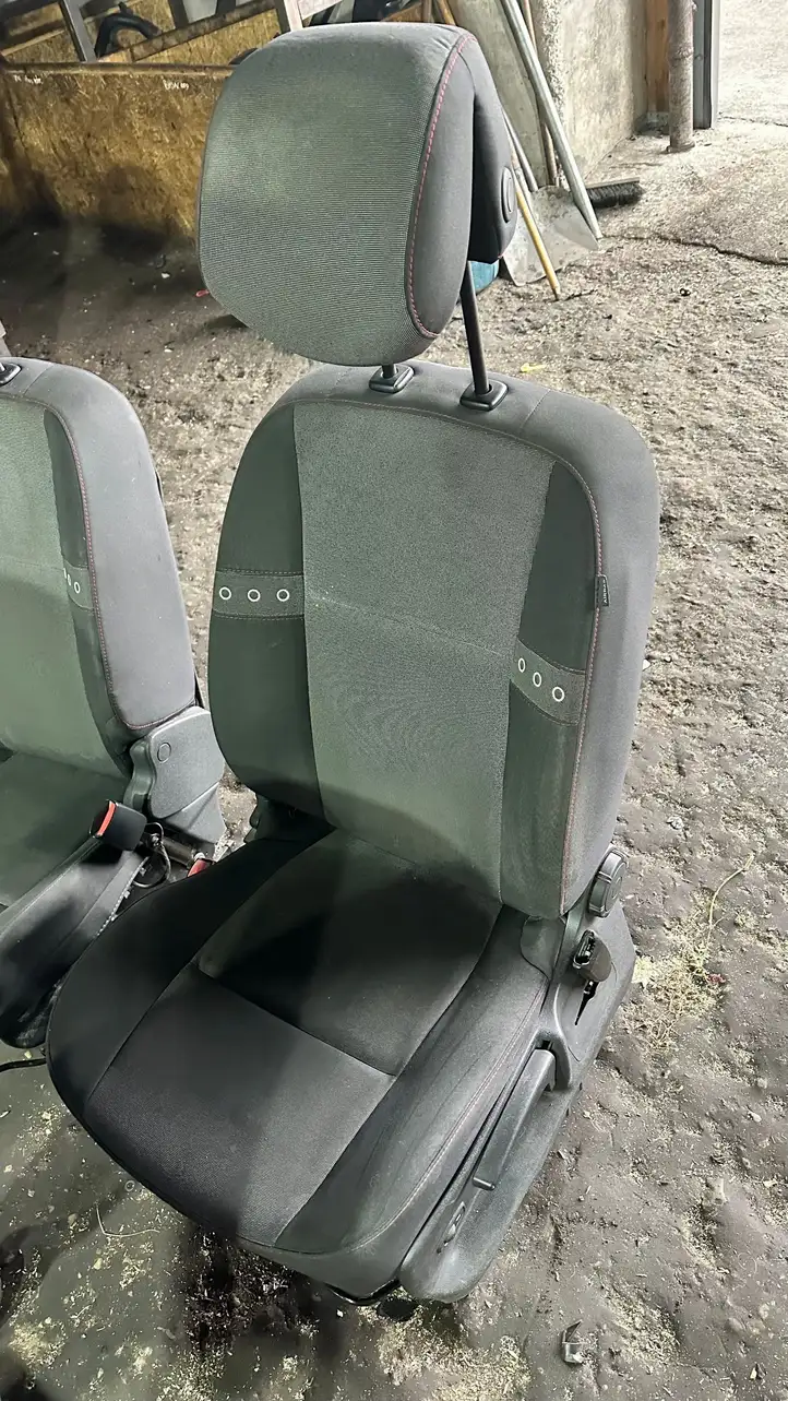 Renault Scenic III - Grand scenic III (2009 - 2016) Переднее сиденье водителя — фото 1