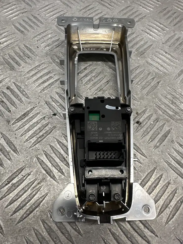 BMW X5 F15 (2013 - 2017) 6822520 Кнопка ручного тормоза — фото 2
