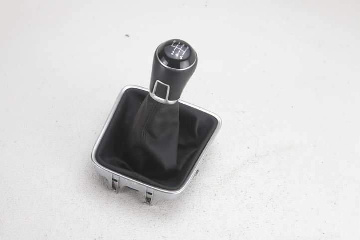 Volkswagen Tiguan (2011 - 2016)  5N0711113S Отделка рычага переключения передач (кожа, головка)