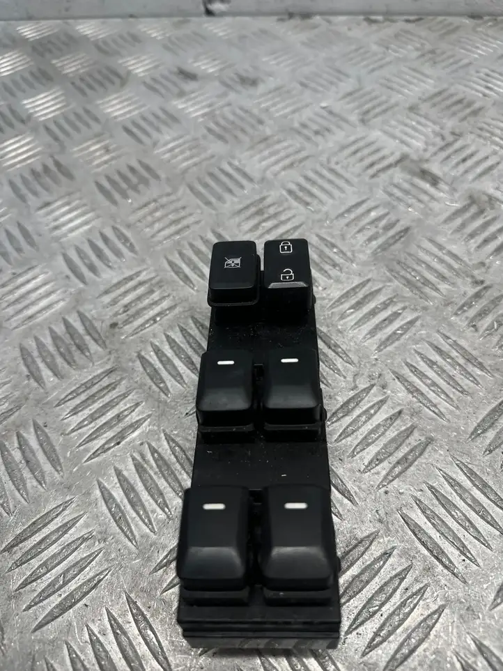 Hyundai Santa Fe (2009 - 2012) 93570 Кнопка стеклоподъемников — фото 1