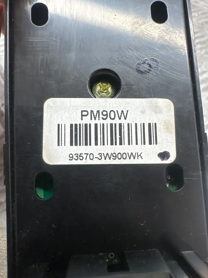 Hyundai Santa Fe (2009 - 2012) 93570 Кнопка стеклоподъемников — фото 3