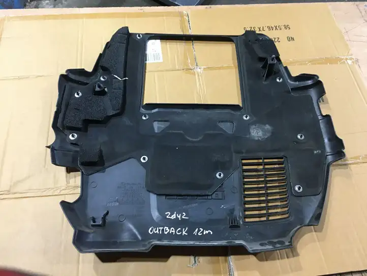 Subaru Outback (2009 - 2014) C09010003 Крышка двигателя декоративная — фото 3