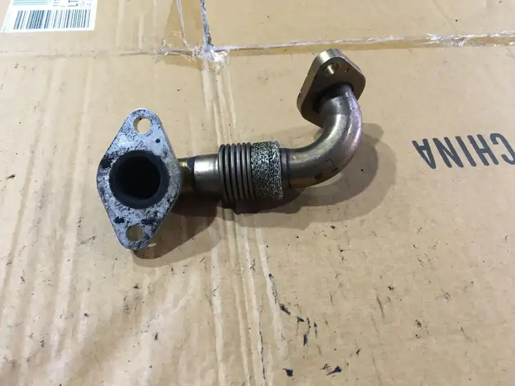 Volkswagen Golf V (2003 - 2009) 038131521BQ Трубка EGR — фото 2