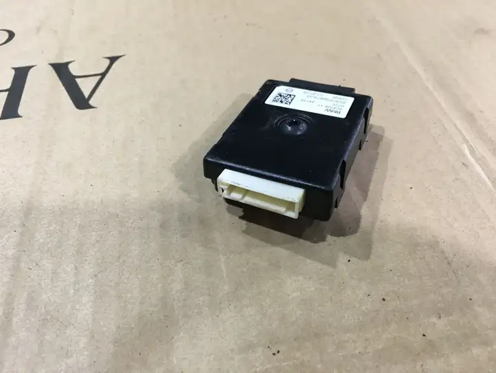 BMW X6 F16 (2014 - 2017) 9289679 Фильтр антенны — фото 1