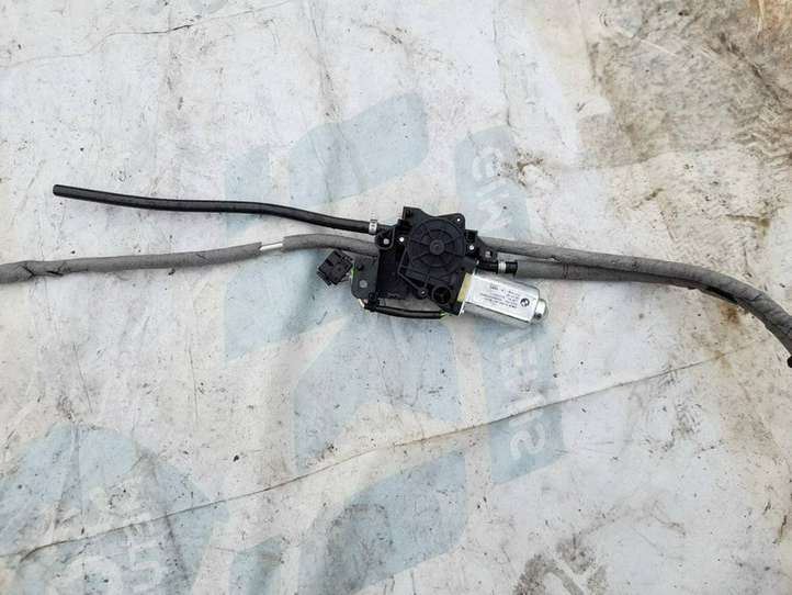BMW 5 E60 E61 (2004 - 2010)  8986201 Притягиватель задней крышки