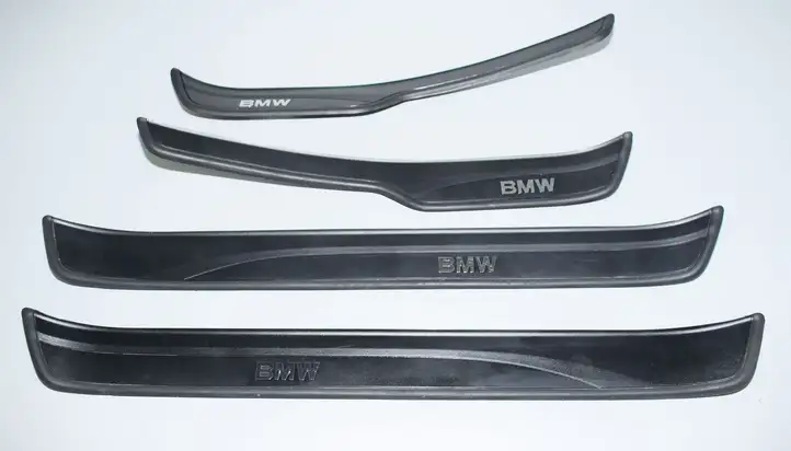 BMW 3 E90 E91 (2005 - 2012) Внутренняя отделка переднего порога — фото 1