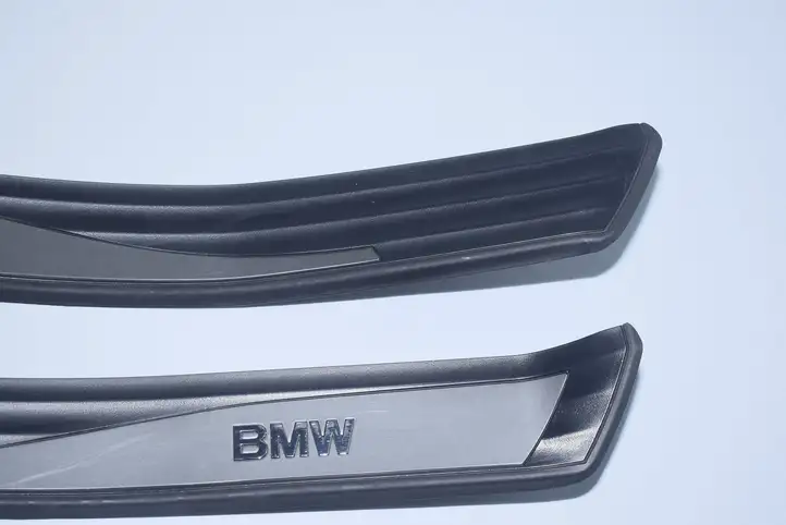 BMW 5 E60 E61 (2004 - 2010) 7034304 Внутренняя отделка переднего порога — фото 3
