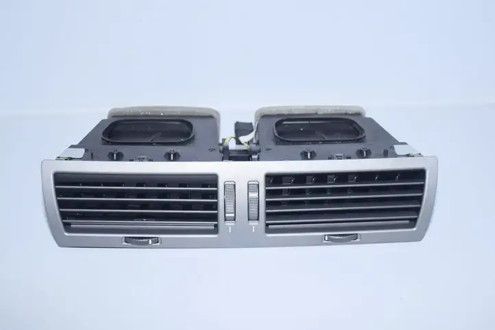 BMW 7 E65 E66 (2001 - 2008) Центральный воздушный дефлектор — фото 1