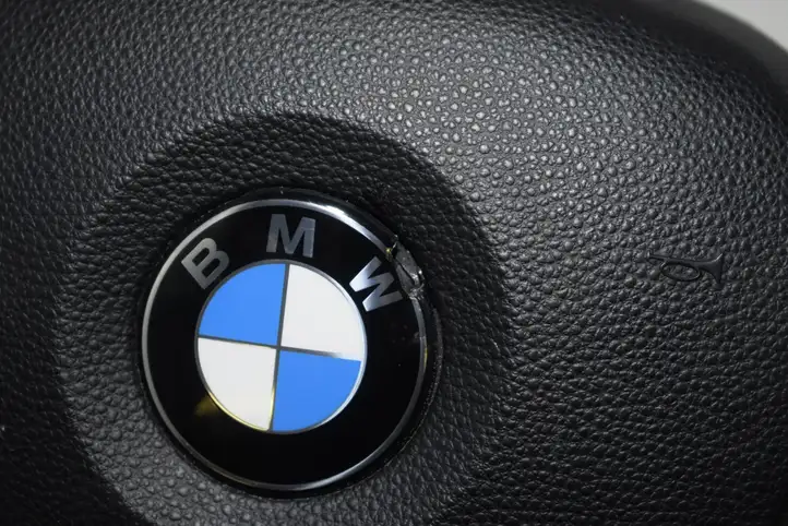 BMW 1 E81 E87 (2004 - 2011) Подушка безопасности руля — фото 4