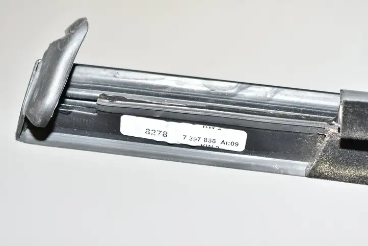 BMW 7 G11 G12 (2015 - 2022) 51337397866 Накладка стекла передней двери — фото 5
