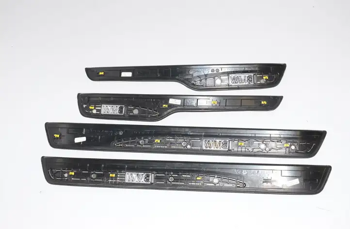 BMW 3 E90 E91 (2005 - 2012) 7060285 Внутренняя обшивка порога (комплект) — фото 3