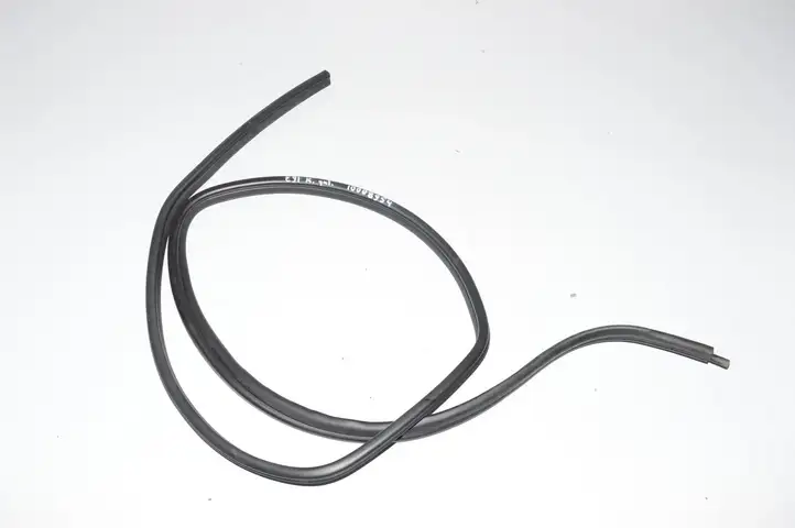 BMW 3 E90 E91 (2005 - 2012) 7247262 Уплотнитель кузова — фото 2
