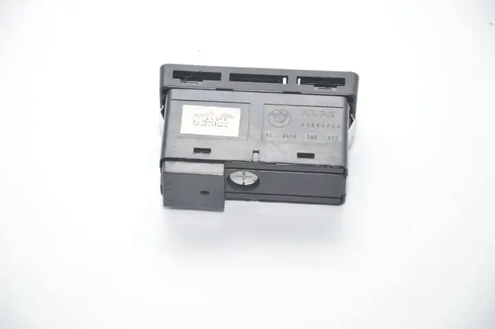 BMW X5 E53 (1999 - 2006) Включатель аварийных фонарей — фото 5