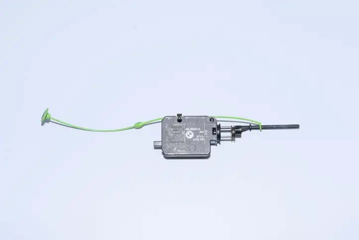 BMW X5 E53 (1999 - 2006) 6923974 Привод замка крышки топливного бака — фото 3