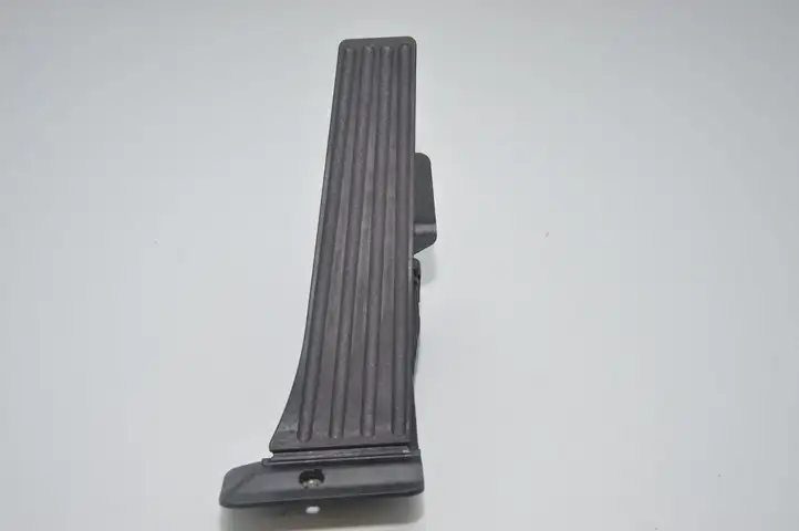 BMW 3 F30 F35 F31 (2012 - 2018) 6853175 Педаль акселератора — фото 4