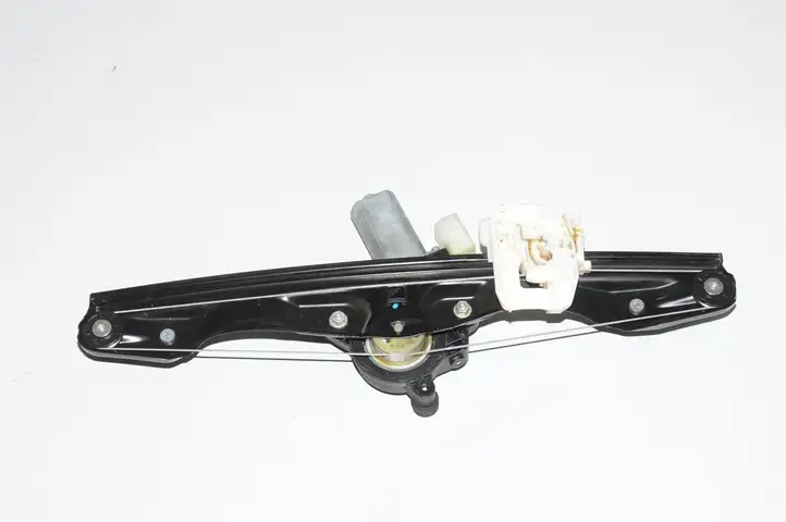 BMW 3 F30 F35 F31 (2012 - 2018) 7351049 Механический стеклоподъемник задней двери — фото 4