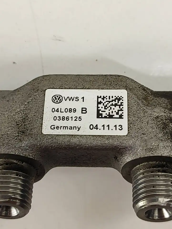 Volkswagen Golf VII (2013 - 2019) 04L089 Магистральная топливная трубка — фото 6
