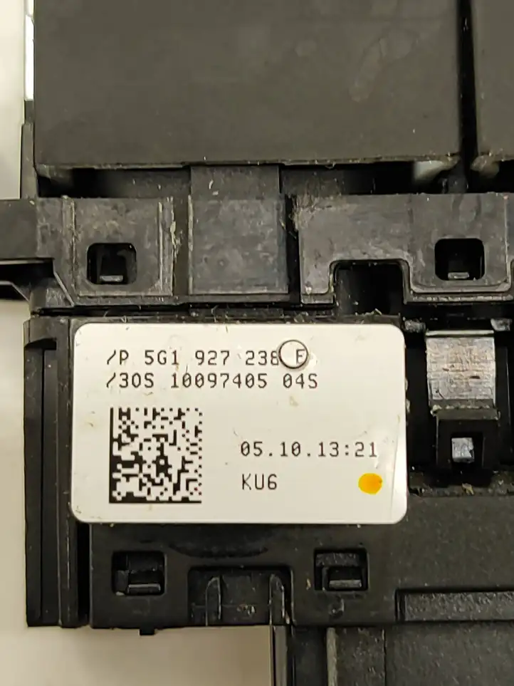 Volkswagen Golf VII (2013 - 2019) 5G1927238 Кнопка парктроника — фото 4