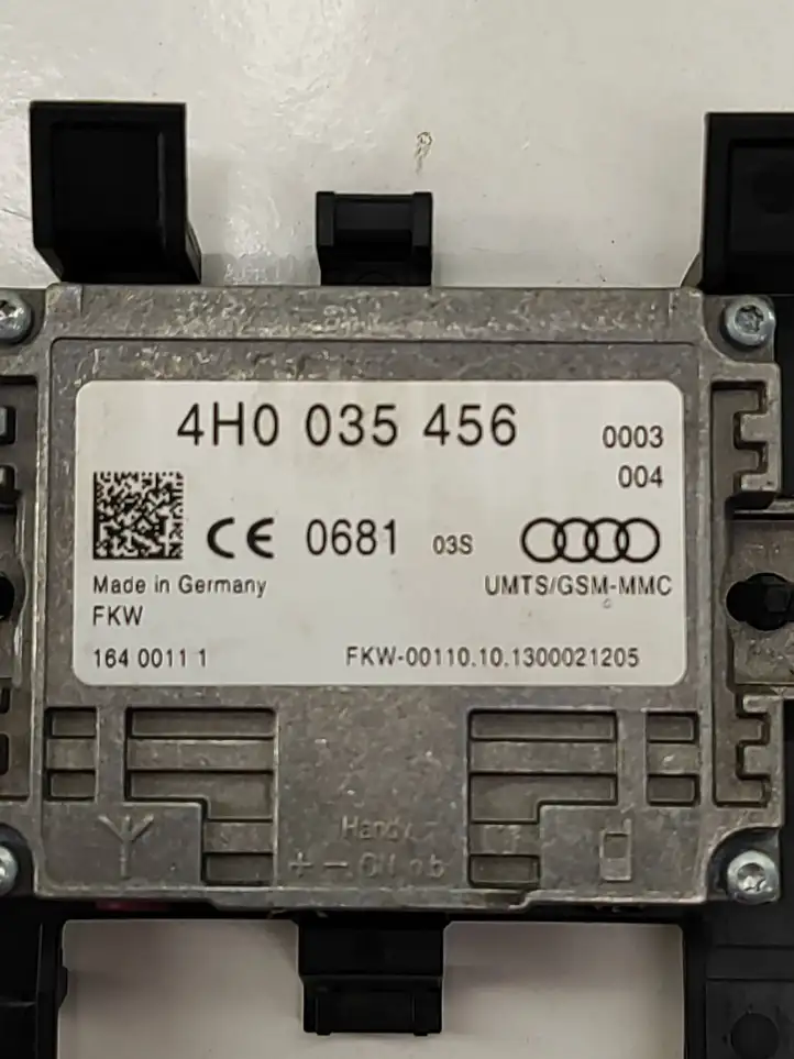 Volkswagen Golf VII (2013 - 2019) 4H0035456 Усилитель антенны — фото 4