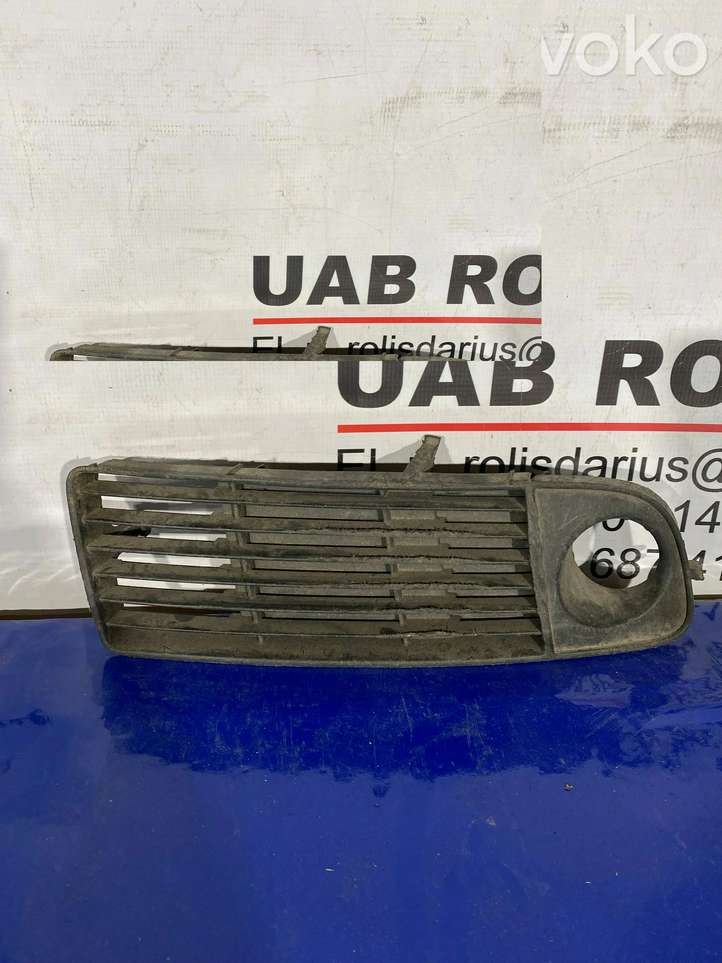 Audi A6 (2001 - 2004)  4B0807682H Декоративная решётка противотуманной фары