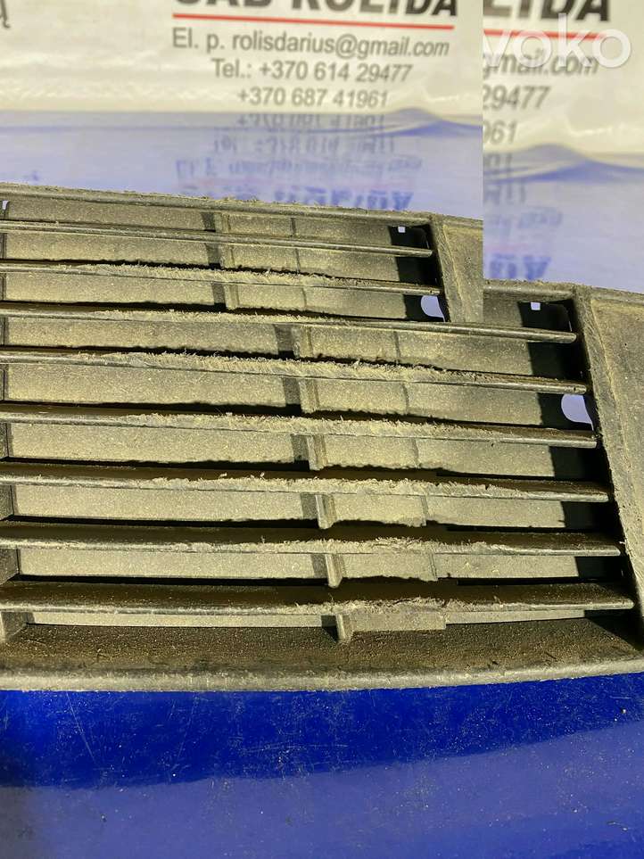 Audi A6 (2001 - 2004)  4B0807682H Декоративная решётка противотуманной фары