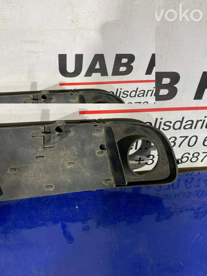 Audi A6 (2001 - 2004)  4B0807682H Декоративная решётка противотуманной фары
