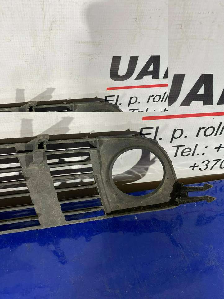 Audi A6 (2001 - 2004)  4B0807682R Декоративная решётка противотуманной фары