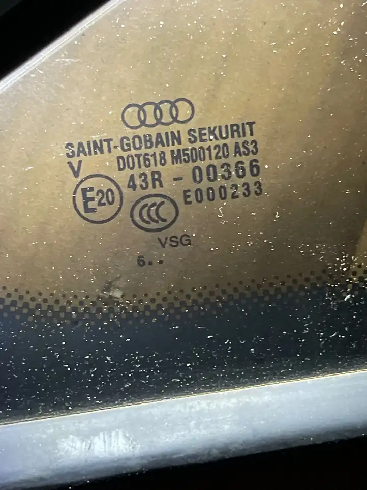 Audi A8 S8 D3 4E (2005 - 2007) Заднее боковое стекло — фото 2