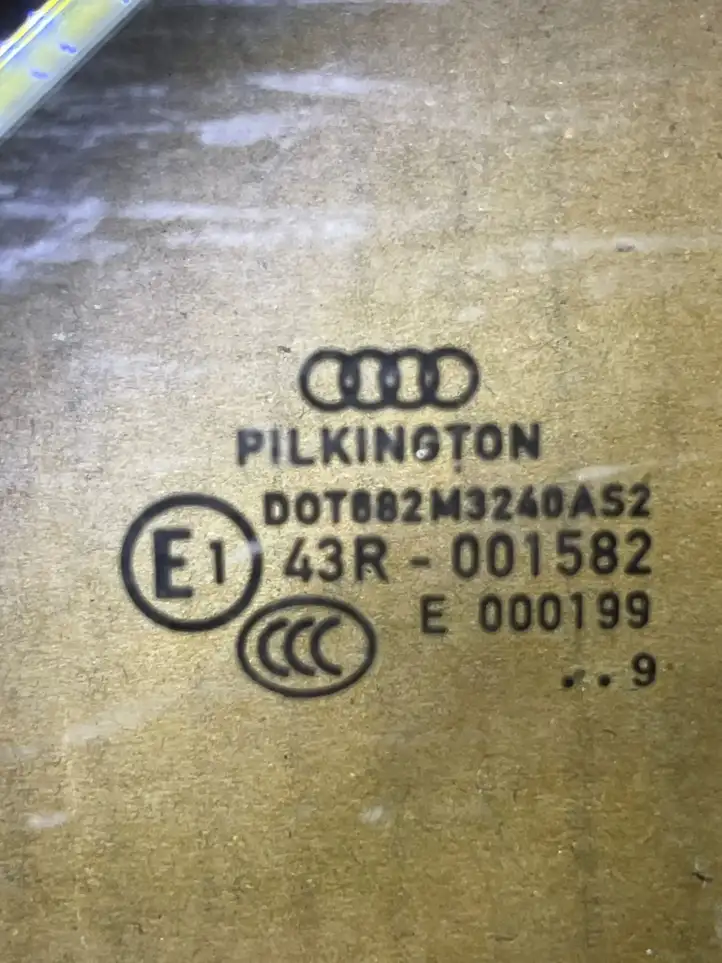 Audi A4 S4 B8 8K (2007 - 2011) Стекло передней двери — фото 2