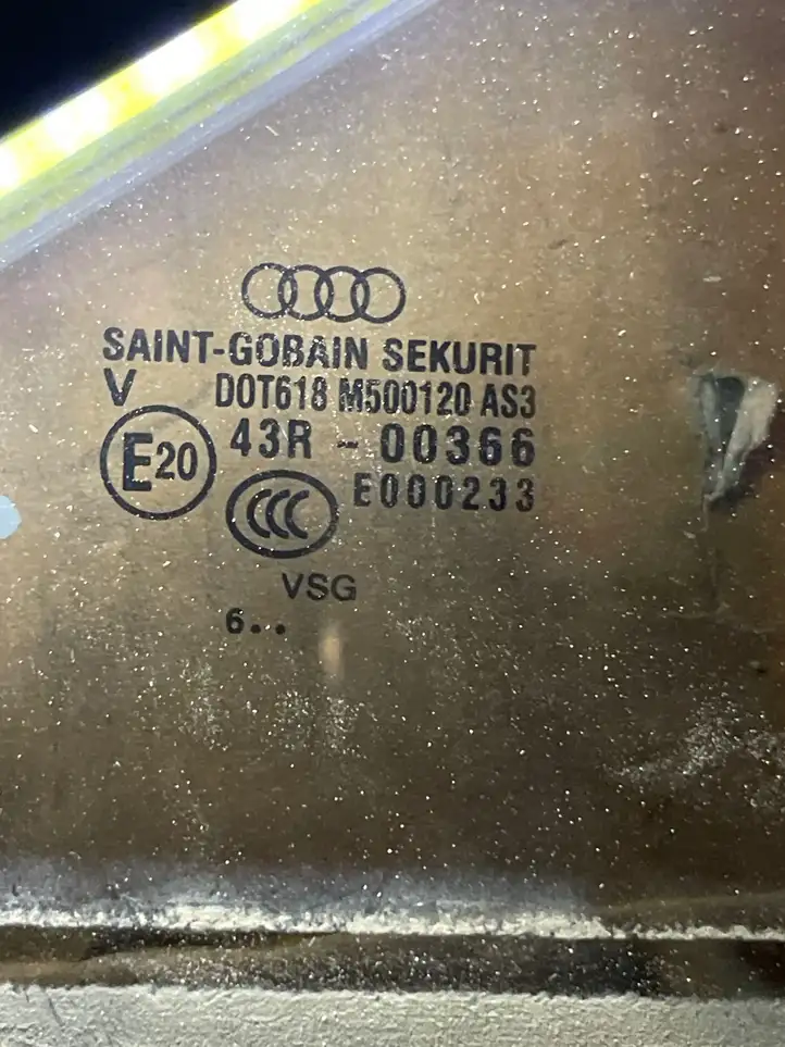 Audi A8 S8 D3 4E (2005 - 2007) Стекло задней двери — фото 2