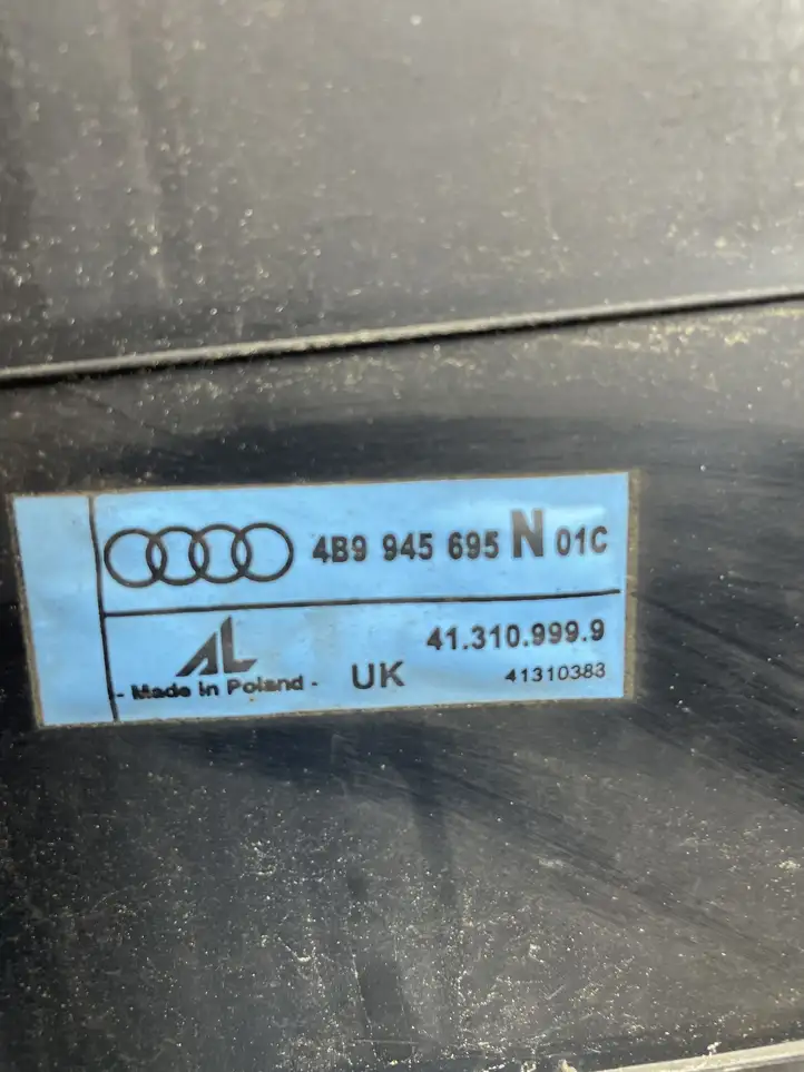 Audi A6 S6 C5 4B (2001 - 2004) 4B9945695N Подсветка номера — фото 6