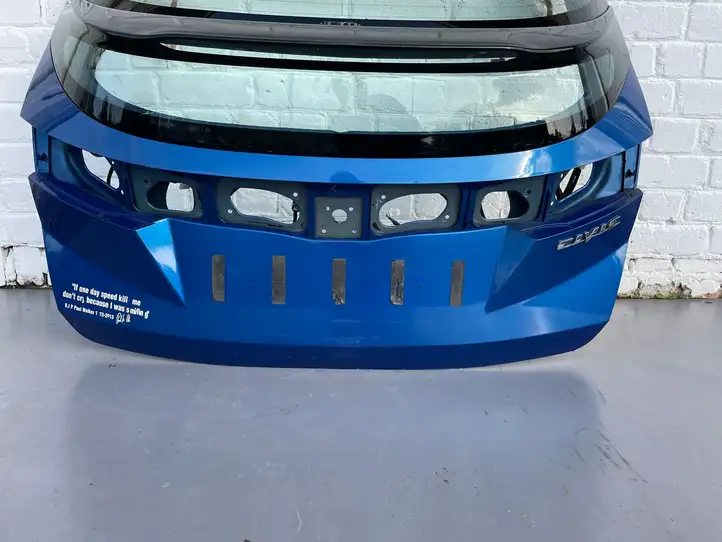 Honda Civic (2006 - 2011) Крышка багажника — фото 4