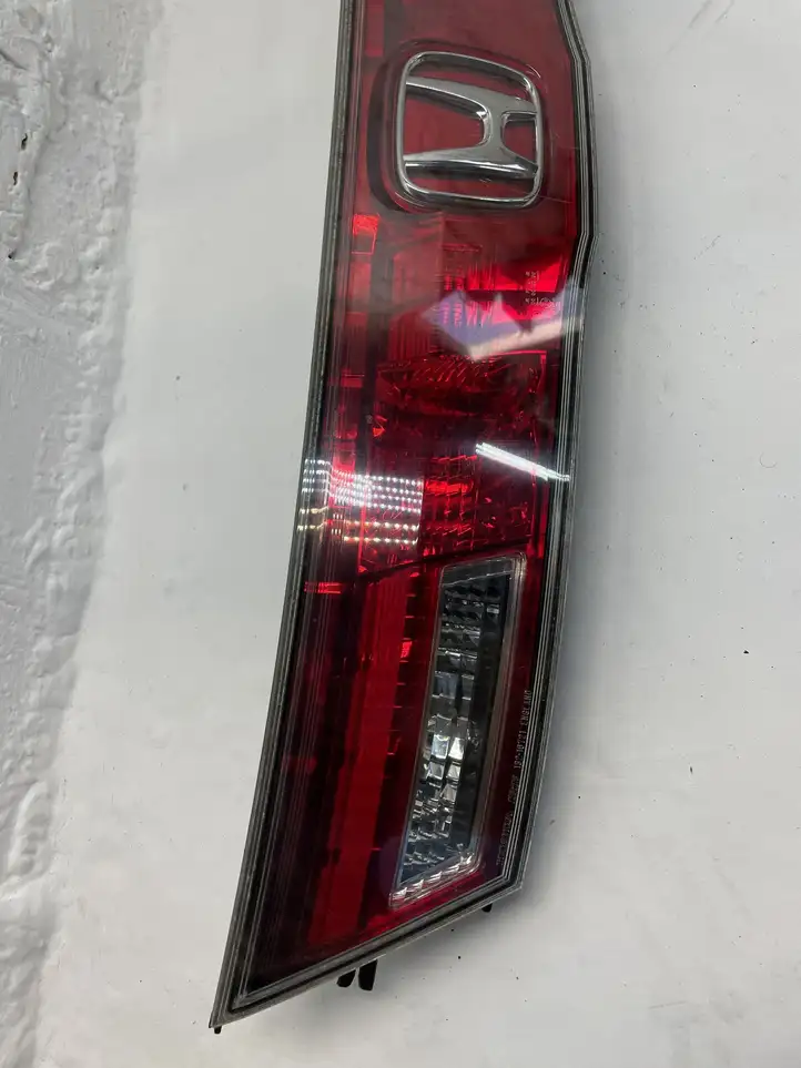 Honda Civic (2006 - 2011) 13216721 Подсветка номера — фото 2