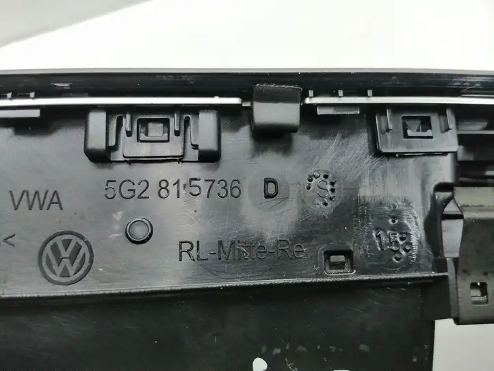 Volkswagen Golf VII (2013 - 2019) 5G2815736D Центральный воздушный дефлектор — фото 5