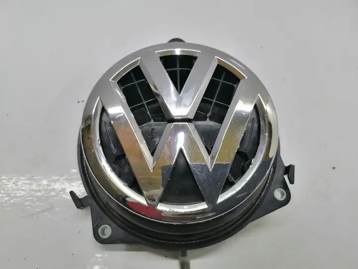 Volkswagen Golf VII (2013 - 2019) 5G9827469D Ручка крышки багажника — фото 2