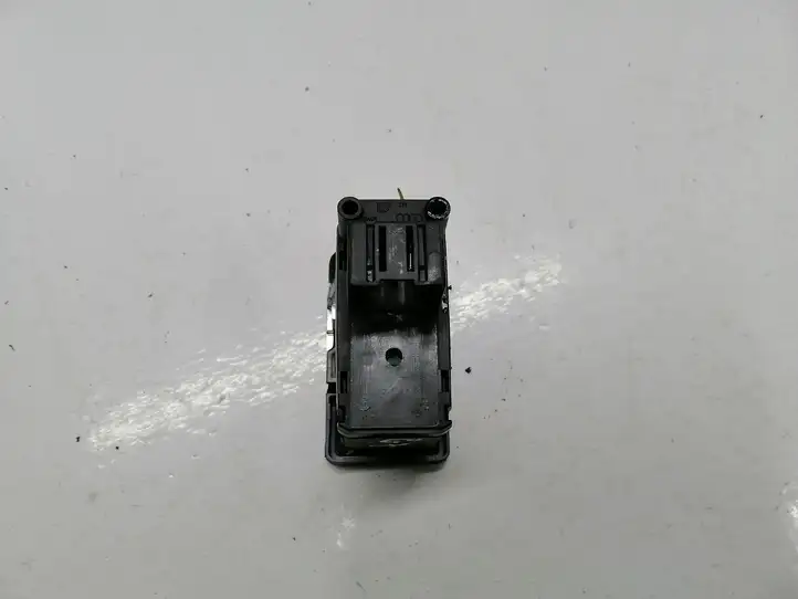 Volkswagen Golf VII (2013 - 2019) 5G0927225D Кнопка ручного тормоза — фото 2
