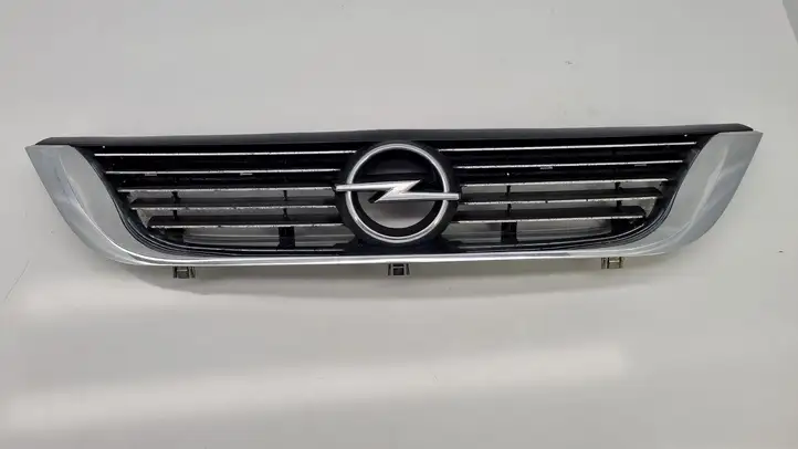 Opel Vectra B (1999 - 2002) 90505722 Верхняя решетка радиатора — фото 1