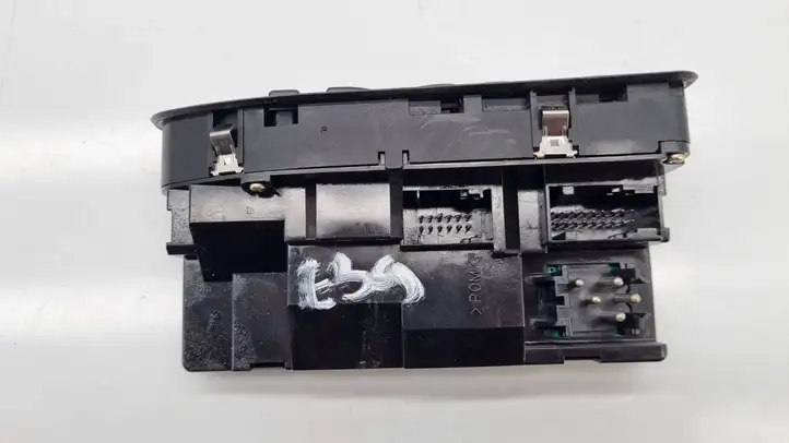 BMW 5 E39 (1996 - 2003) 6904339 Кнопка стеклоподъемников — фото 4