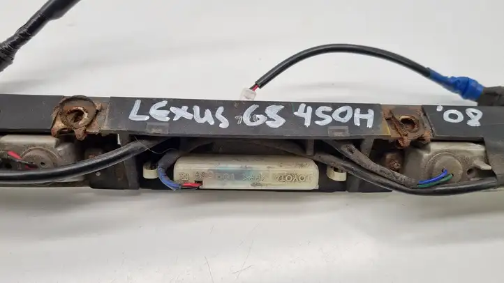 Lexus GS 300 350 430 450h (2007 - 2011) 19878206 Подсветка номера — фото 4