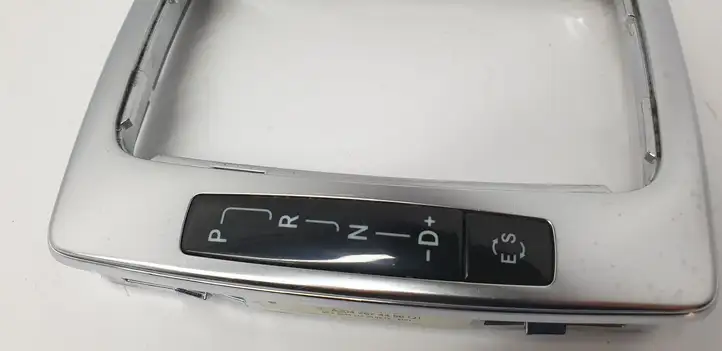 Mercedes-Benz E W212 (2009 - 2016) A2042674488Q1 Рамка рычага КПП — фото 2