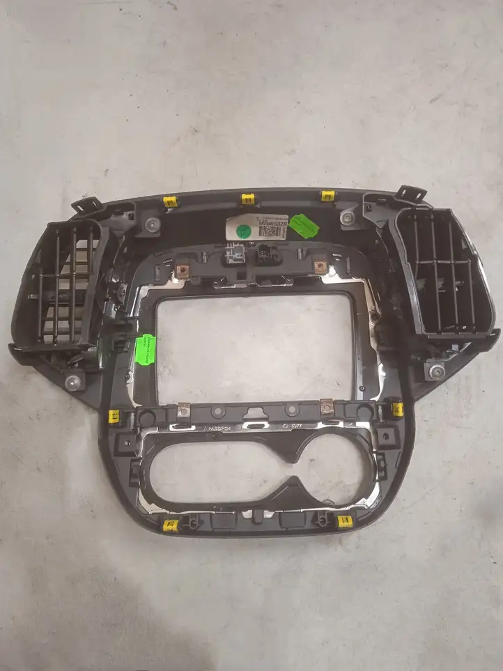 Renault Captur (2013 - 2020) 682602532R Центральная отделка панели приборов — фото 2
