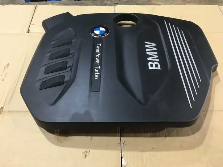 BMW 5 G30 G31 (2016 - ) 8514204 Крышка двигателя декоративная — фото 3