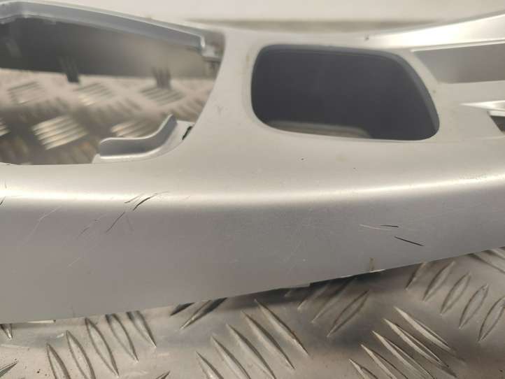 Renault Laguna (2007 - 2015)  969120002R Рамка рычага переключения передач