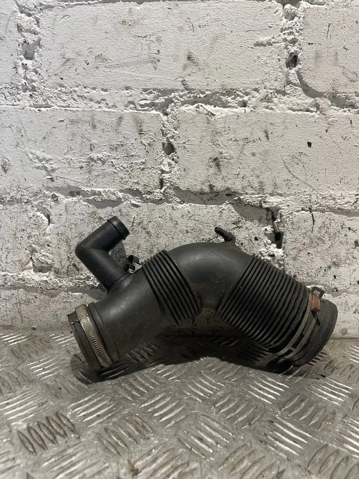 Volkswagen Polo V 6R (2009 - 2015) 6R0129654C Трубка подачи воздуха — фото 1