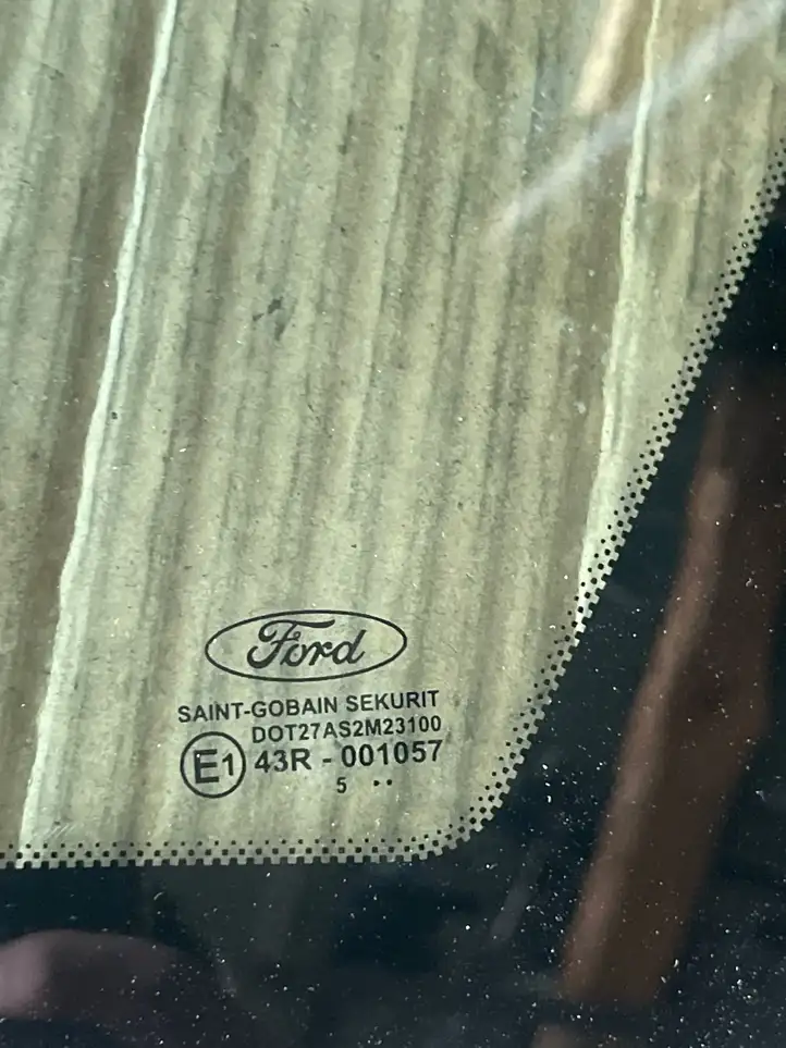 Ford Focus (2005 - 2008) Заднее боковое стекло — фото 2