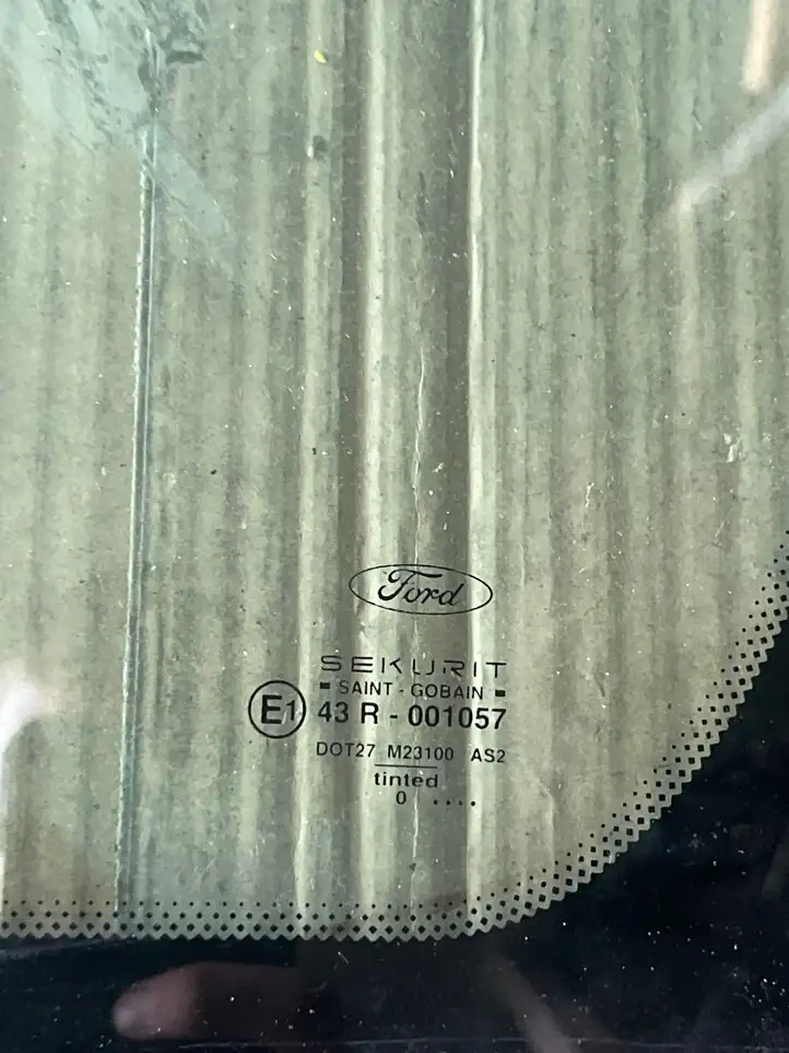 Ford Focus (2005 - 2008) Заднее боковое стекло — фото 2