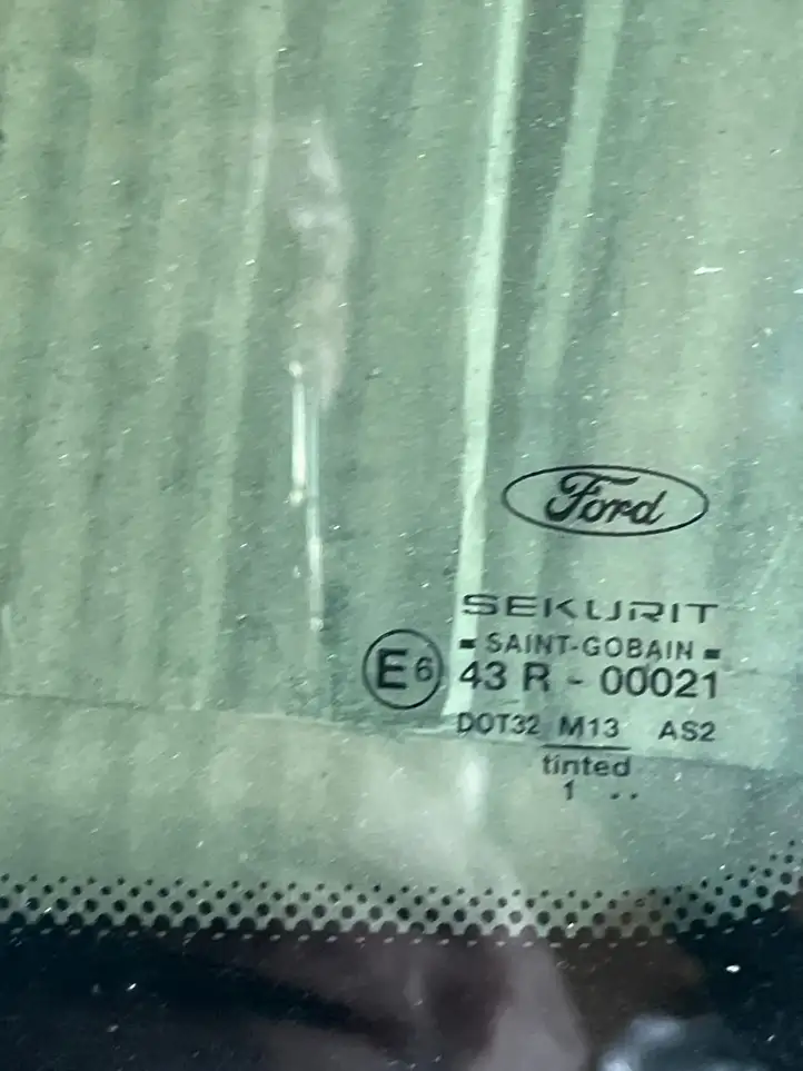 Ford Mondeo Mk III (2000 - 2007) Заднее боковое стекло — фото 2