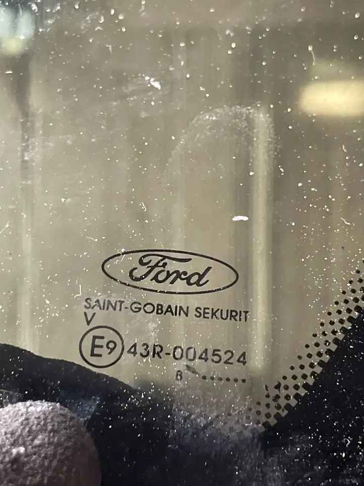 Ford Focus (2011 - 2015) Заднее боковое стекло — фото 2